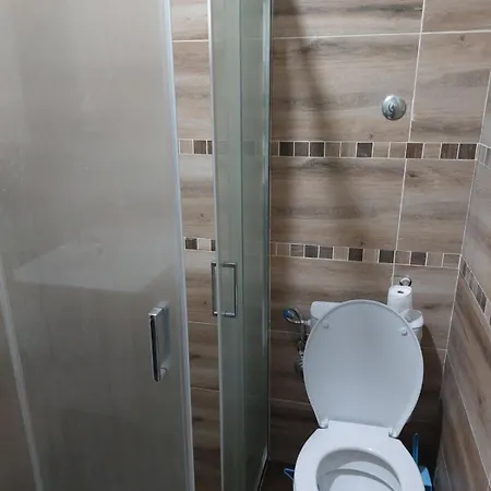 Kuca Na Kraju Sela